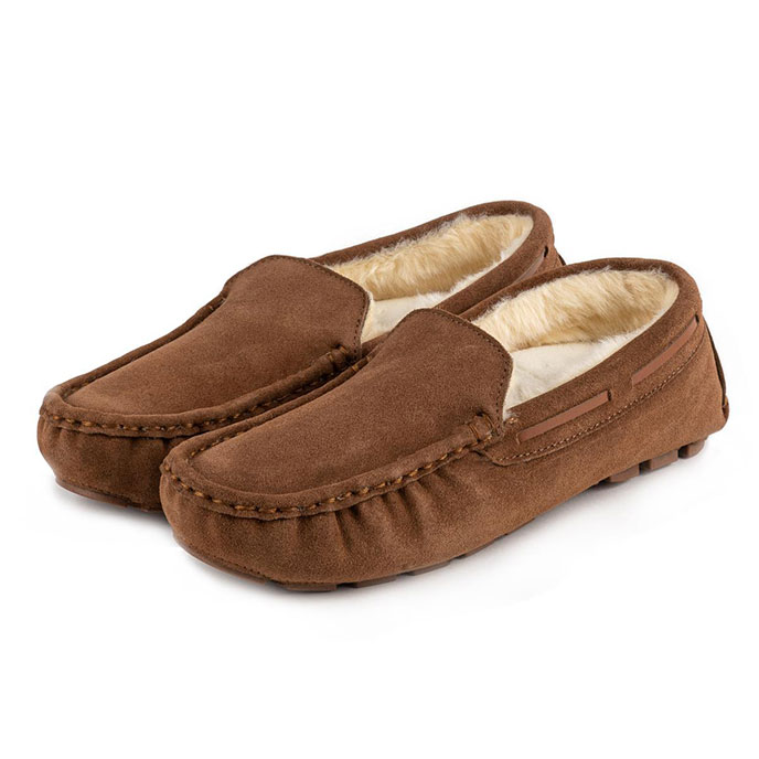 Isotoner Mens Real Suede With Closed Stitch Moccasin Slipper Tan Extra Image 1